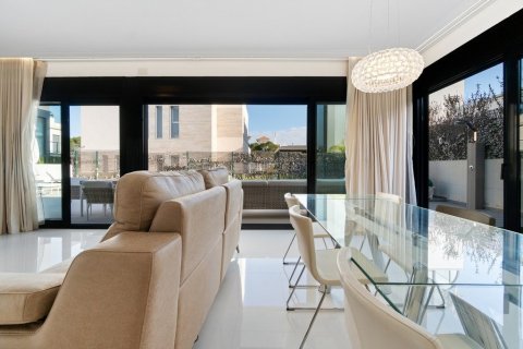 Villa for sale Cabo Roig, Alicante, Spain 3 bedrooms, 196 sq.m. No. 116093 - photo 8
