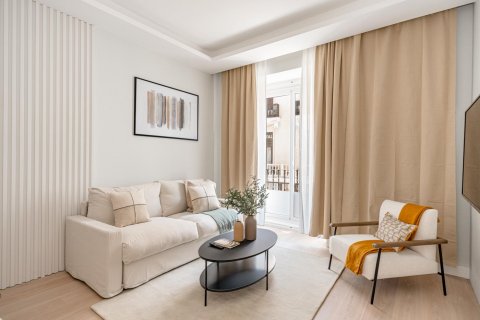 Apartment for sale Madrid, Spain 2 bedrooms, 88 sq.m. No. 89853 - photo 2