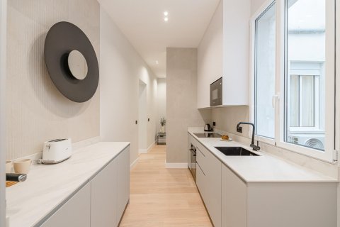 Apartment for sale Madrid, Spain 2 bedrooms, 88 sq.m. No. 89853 - photo 8