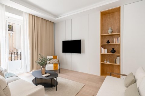 Apartment for sale Madrid, Spain 2 bedrooms, 88 sq.m. No. 89853 - photo 1