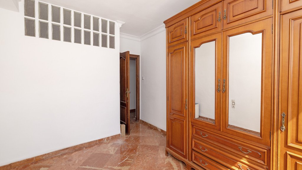 Lägenhet i Sevilla, Seville, Spanien 5 sovrum, 154 kvm. Nr. 98996