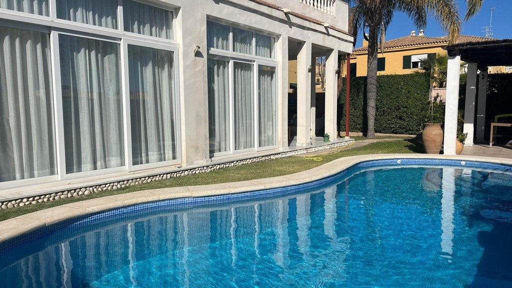 Villa à El Puerto de Santa Maria, Cadiz, Espagne 4 chambres, 250 m2 No. 106352