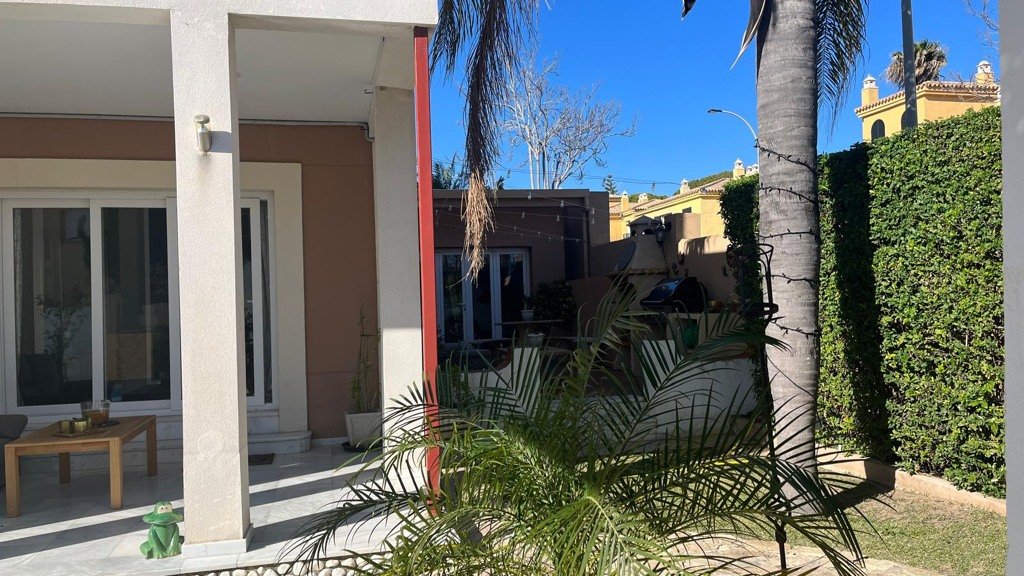 Villa à El Puerto de Santa Maria, Cadiz, Espagne 4 chambres, 250 m2 No. 106352