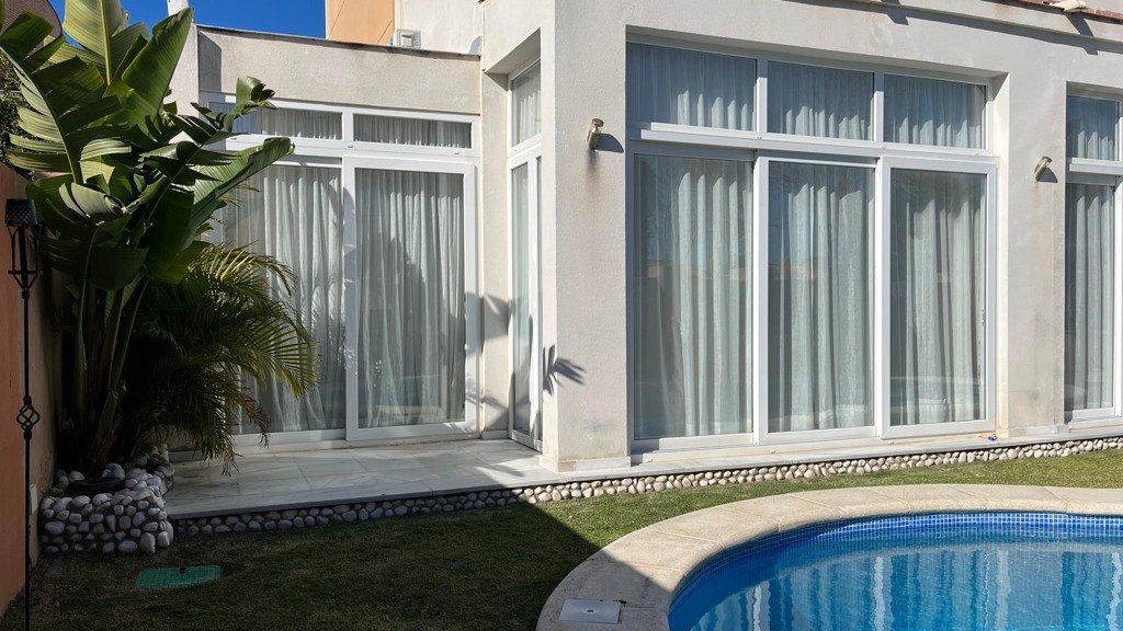 Villa à El Puerto de Santa Maria, Cadiz, Espagne 4 chambres, 250 m2 No. 106352