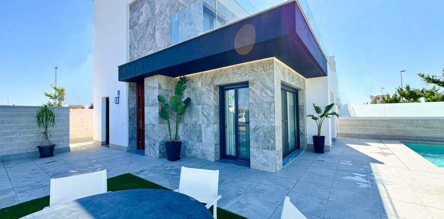 Villa Pilar de la Horadada, Alicante, Spanien 3 Schlafzimmer, 219 m2 Nr. 100800