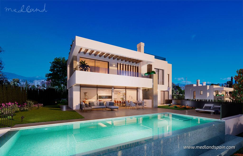 Villa i Estepona, Malaga, Spanien 4 sovrum, 656 kvm. Nr. 108746