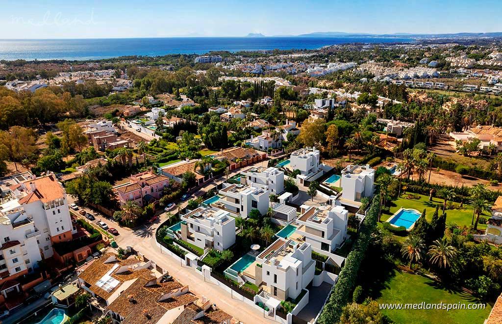 Villa i Estepona, Malaga, Spanien 4 sovrum, 656 kvm. Nr. 108746