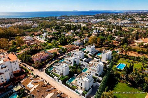 Villa in vendita Estepona, Malaga, Spagna 4 camere da letto, 656 mq. N° 108746 - foto 4