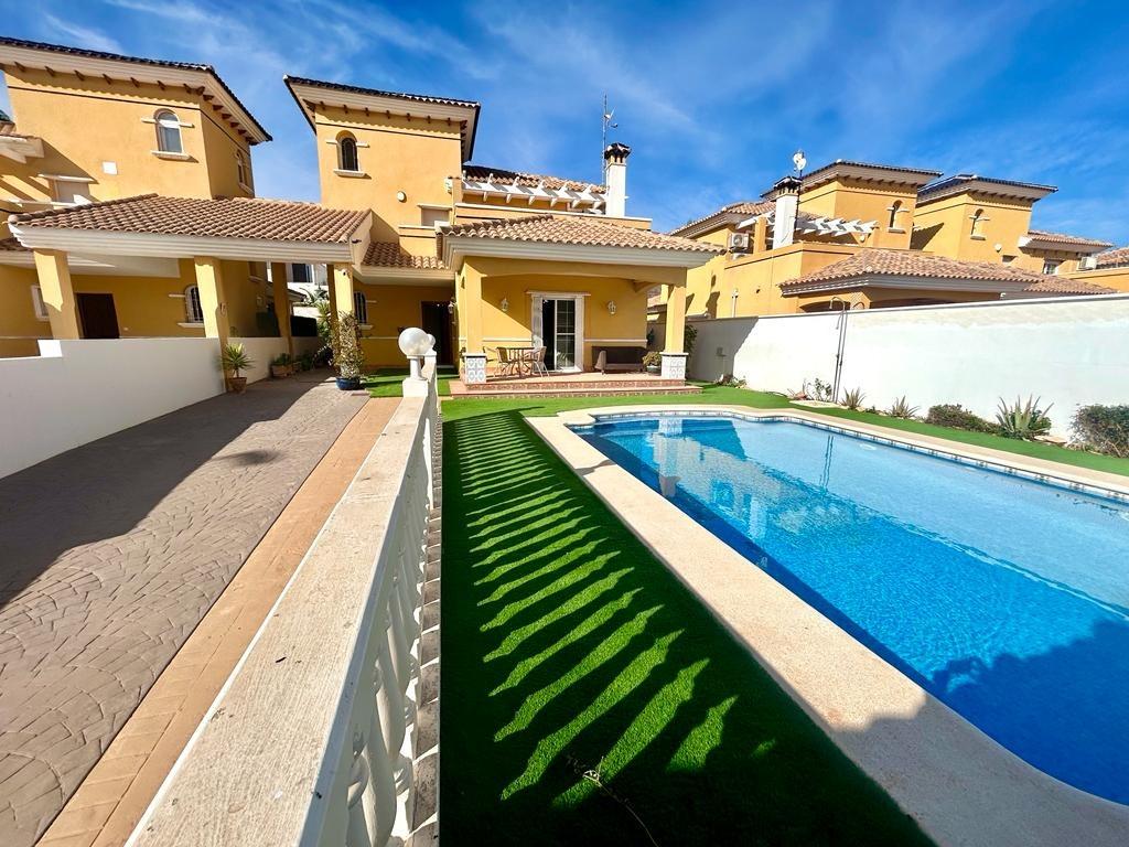Villa in Alicante, Spain 4 bedrooms, 157 sq.m. No. 89432