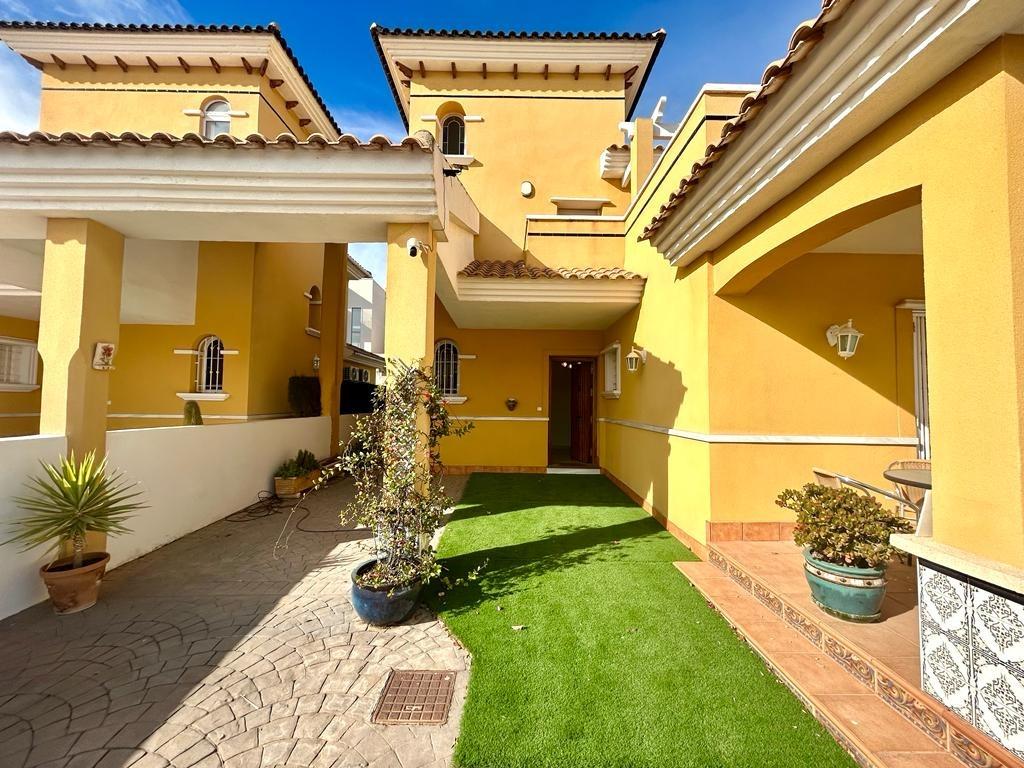 Villa in Alicante, Spain 4 bedrooms, 157 sq.m. No. 89432