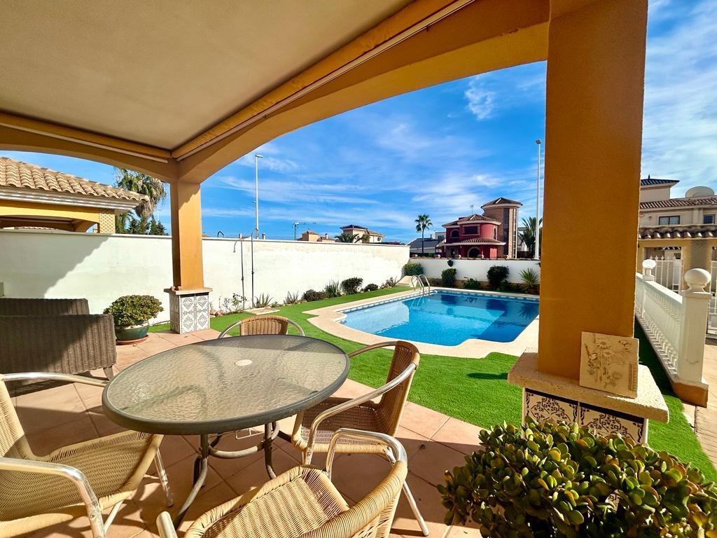 Villa in Alicante, Spain 4 bedrooms, 157 sq.m. No. 89432