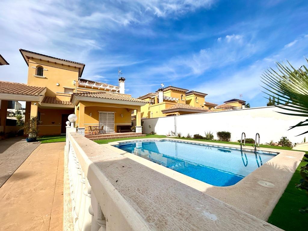 Villa in Alicante, Spain 4 bedrooms, 157 sq.m. No. 89432
