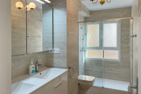 Apartment for sale Torrevieja, Alicante, Spain 4 bedrooms, 120 sq.m. No. 115087 - photo 8