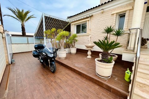 Villa for sale Torrevieja, Alicante, Spain 5 bedrooms, 469 sq.m. No. 115090 - photo 16