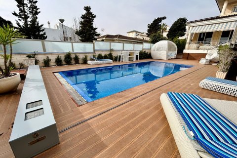 Villa for sale Torrevieja, Alicante, Spain 5 bedrooms, 469 sq.m. No. 115090 - photo 12