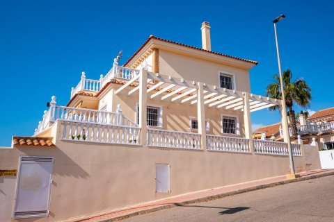 Villa à vendre Torrevieja, Alicante, Espagne, 6 chambres, 350 m2 No. 109157 - photo 2