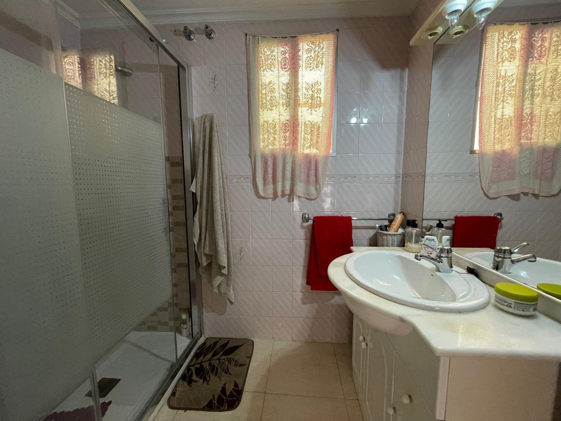 Duplex à Guardamar del Segura, Alicante, Espagne 5 chambres, 358 m2 No. 89146