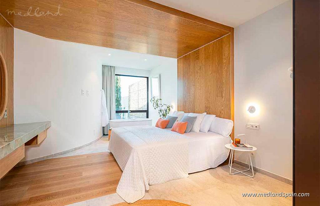 Villa in Fuengirola, Malaga, Spain 4 bedrooms, 625.21 sq.m. No. 104825
