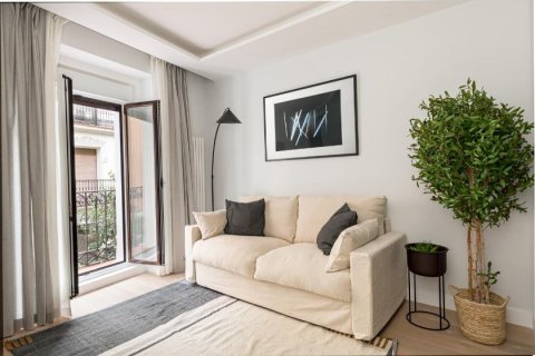 Продажа квартиры Мадрид, Испания 3 спальни, 87м2 №90227 - фото 3