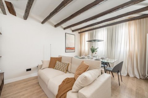 Apartment for sale Madrid, Spain 2 bedrooms, 74 sq.m. No. 90228 - photo 2