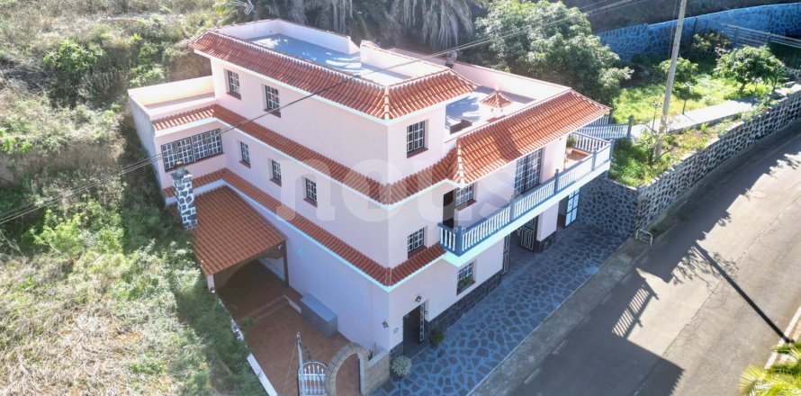 House Tenerife, Spain 8 bedrooms, 335 sq.m. No. 109845