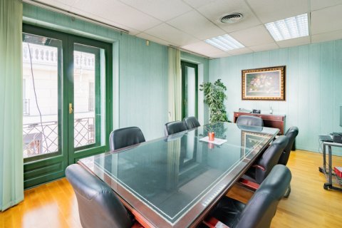 Lägenhet till salu Madrid, Spanien 5 sovrum, 319 kvm. Nr. 107417 - foto 5