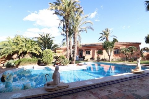 Lägenhet till salu El Chaparral, Alicante, Spanien 5 sovrum, 380 kvm. Nr. 117050 - foto 1