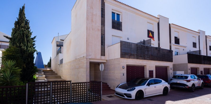 House Las Lagunas De Mijas, Malaga, Spain 3 bedrooms, 153.22 sq.m. No. 117168