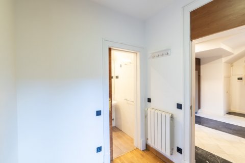 Bliźniak Madrid, Hiszpania 4 sypialnie, 333 mkw. nr 108370 – zdjęcie 2