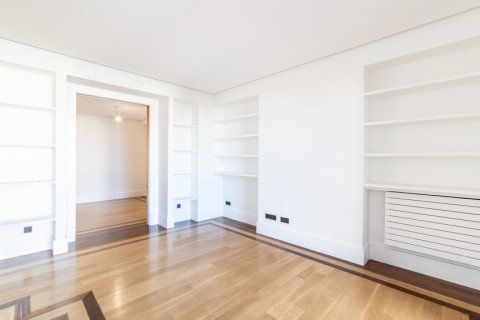 Bliźniak Madrid, Hiszpania 4 sypialnie, 333 mkw. nr 108370 – zdjęcie 16