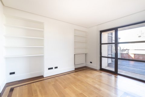 Bliźniak Madrid, Hiszpania 4 sypialnie, 333 mkw. nr 108370 – zdjęcie 15