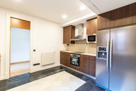 Bliźniak Madrid, Hiszpania 4 sypialnie, 333 mkw. nr 108370 – zdjęcie 30