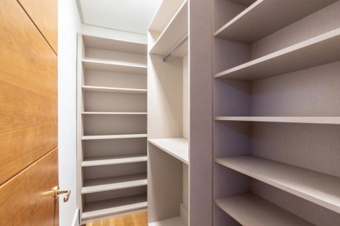 Bliźniak Madrid, Hiszpania 4 sypialnie, 333 mkw. nr 108370 – zdjęcie 27