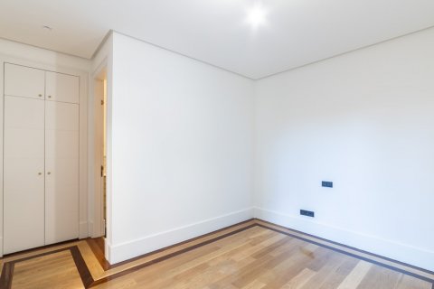 Bliźniak Madrid, Hiszpania 4 sypialnie, 333 mkw. nr 108370 – zdjęcie 28