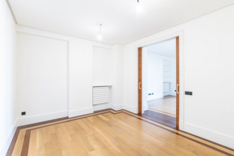 Bliźniak Madrid, Hiszpania 4 sypialnie, 333 mkw. nr 108370 – zdjęcie 10