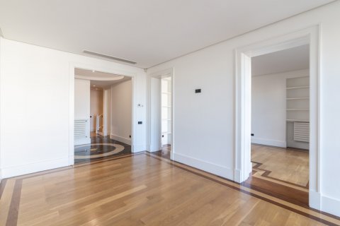 Bliźniak Madrid, Hiszpania 4 sypialnie, 333 mkw. nr 108370 – zdjęcie 19