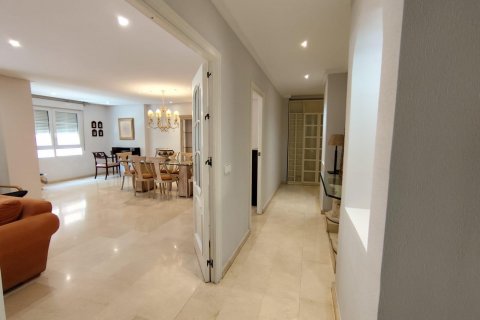 Продажа квартиры Торревьеха, Аликанте, Испания 3 спальни, 176м2 №117075 - фото 4