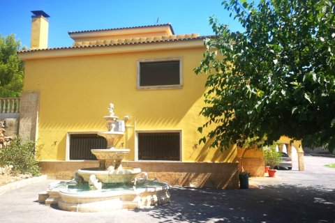 Villa for sale Manises, Valencia, Spain 8 bedrooms, 480 sq.m. No. 108269 - photo 1
