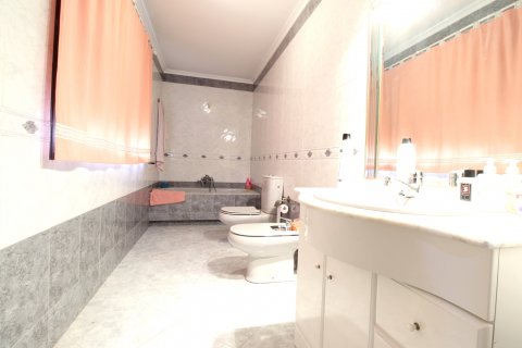 Villa for sale Manises, Valencia, Spain 8 bedrooms, 480 sq.m. No. 108269 - photo 24