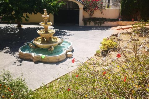 Villa for sale Manises, Valencia, Spain 8 bedrooms, 480 sq.m. No. 108269 - photo 14