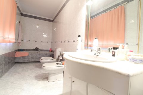 Villa for sale Manises, Valencia, Spain 8 bedrooms, 480 sq.m. No. 108269 - photo 23