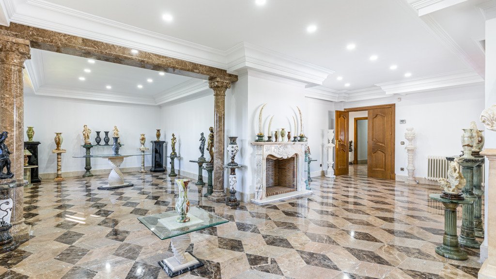 Villa i Villanueva de la Canada, Madrid, Spanien 8 sovrum, 660 kvm. Nr. 107532