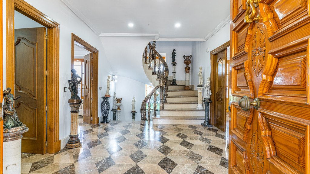 Villa i Villanueva de la Canada, Madrid, Spanien 8 sovrum, 660 kvm. Nr. 107532