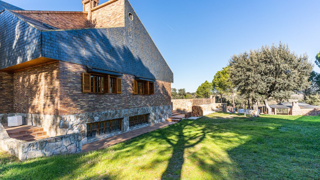 Villa i Villanueva de la Canada, Madrid, Spanien 8 sovrum, 660 kvm. Nr. 107532