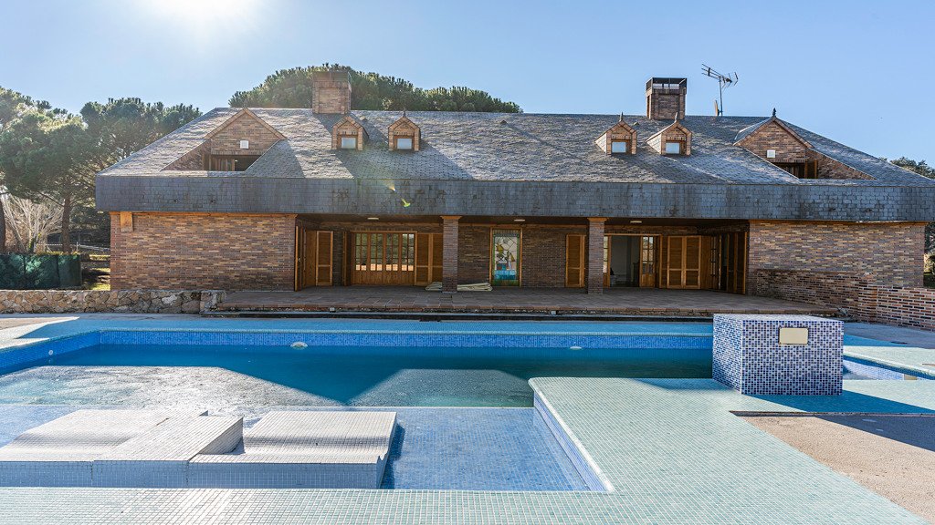 Villa i Villanueva de la Canada, Madrid, Spanien 8 sovrum, 660 kvm. Nr. 107532