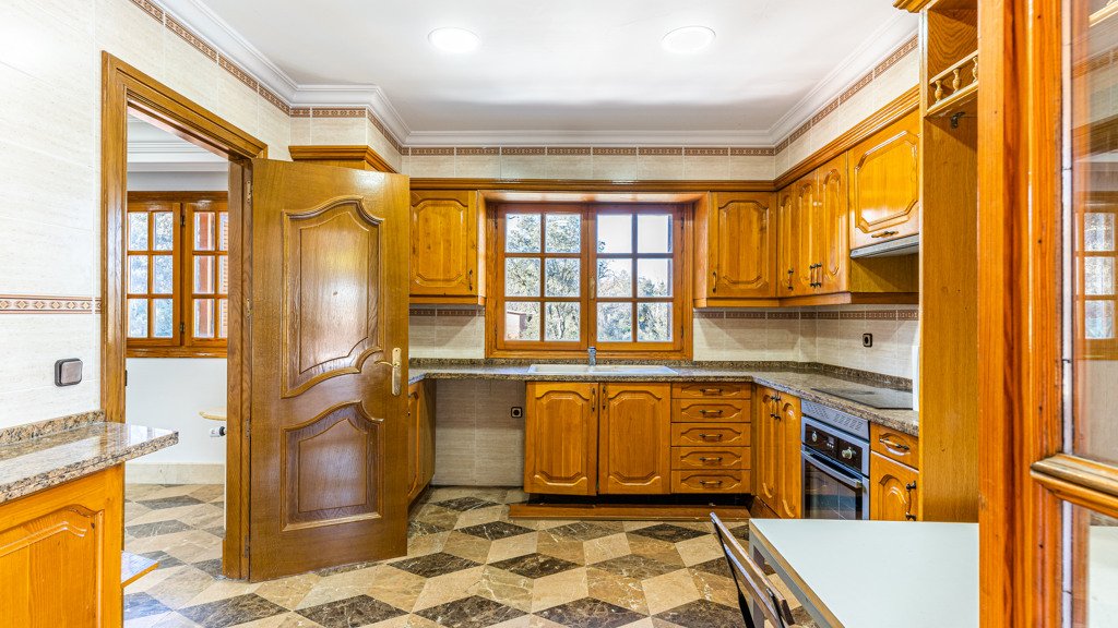 Villa i Villanueva de la Canada, Madrid, Spanien 8 sovrum, 660 kvm. Nr. 107532