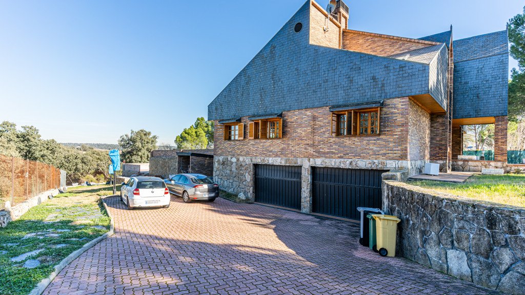 Villa i Villanueva de la Canada, Madrid, Spanien 8 sovrum, 660 kvm. Nr. 107532
