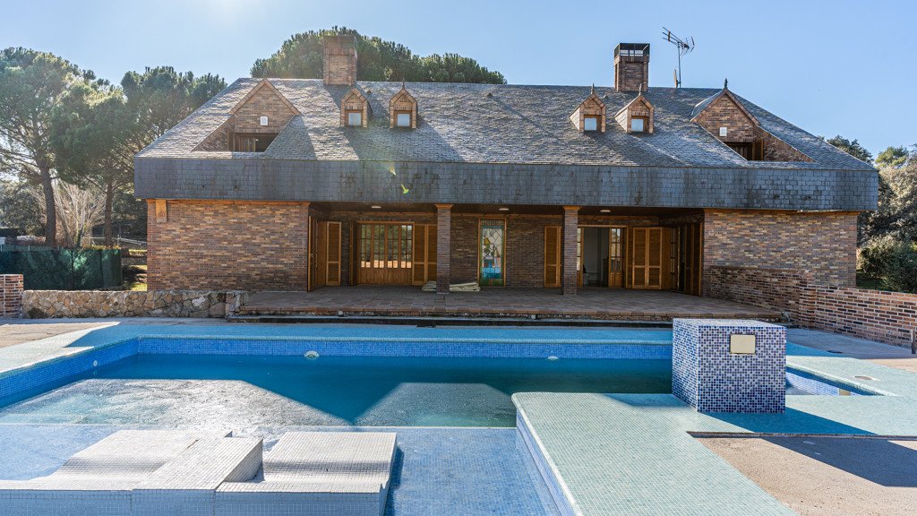 Villa i Villanueva de la Canada, Madrid, Spanien 8 sovrum, 660 kvm. Nr. 107532