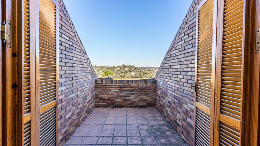 Villa i Villanueva de la Canada, Madrid, Spanien 8 sovrum, 660 kvm. Nr. 107532