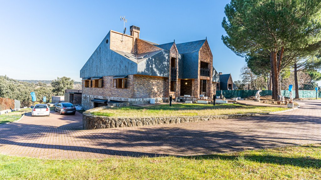 Villa i Villanueva de la Canada, Madrid, Spanien 8 sovrum, 660 kvm. Nr. 107532